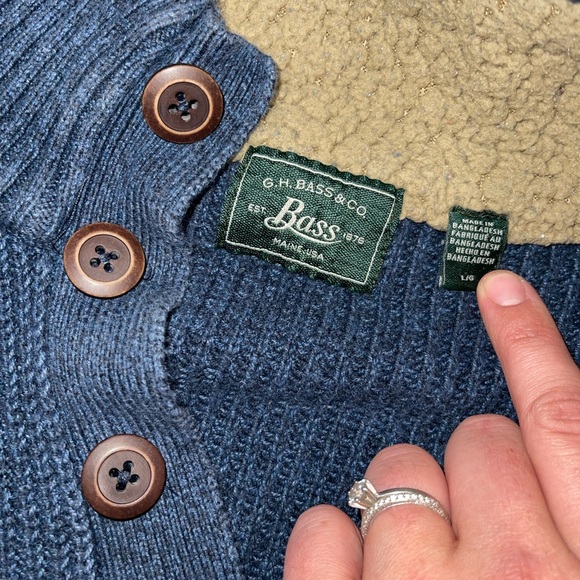 Quarter button sweater - Picture 2 of 2